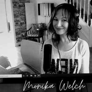 Online singing lessons with Monika Welch